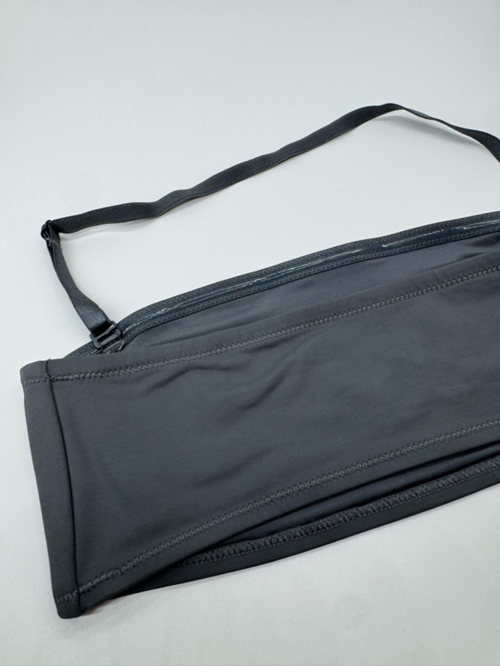 SKIMS Swim Bandeau Bikini Top Gunmetal Size XS NWT - Picture 5 of 9